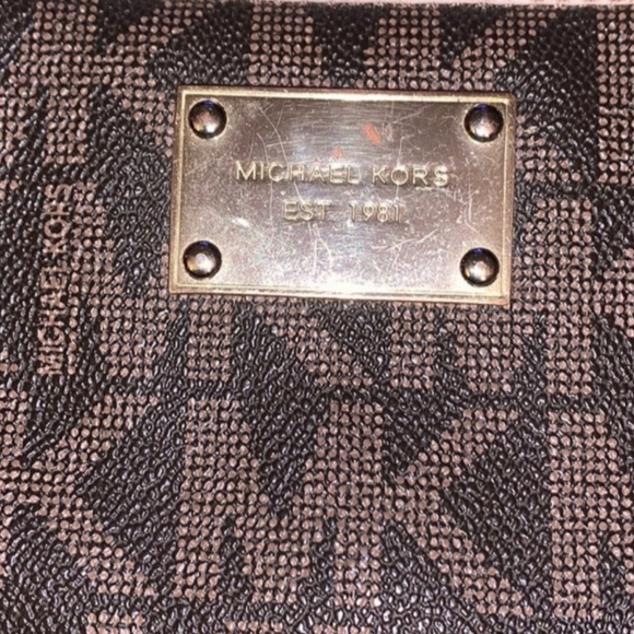 Michael Kors long wallet - Picture 2 of 11